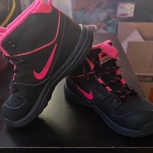 Nike baby boots